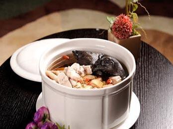 產(chǎn)婦下奶烏雞湯的做法大全