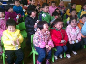 幼兒園大班草裙舞音樂教案