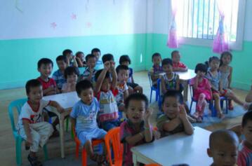 幼兒園中班玻璃上的冰花教案