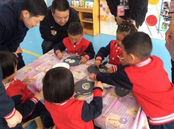 幼兒園小班吃香蕉語言教案