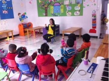 幼兒園中班walking英語(yǔ)教案