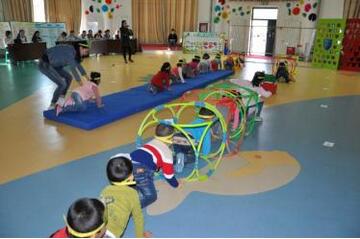 幼兒園小班尋找彩蛋數(shù)學(xué)教案