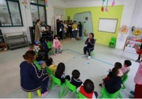 幼兒園大班語言游戲顏色歌教案