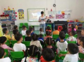 幼兒園小班彩泥棒棒糖美術(shù)教案
