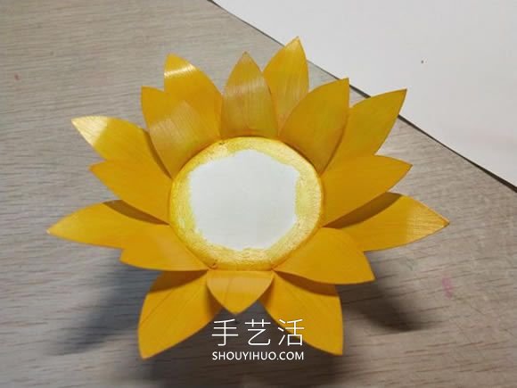 一次性紙杯手工制作梵高向日葵圖片教程