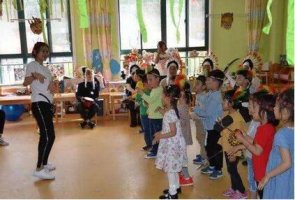 幼兒園小班《慶六一》兒童節(jié)活動教案
