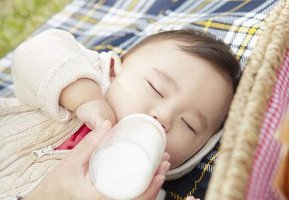 嬰兒混合喂養(yǎng)需要喝水嗎
