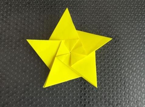 國慶節(jié)折紙五角星的制作教程