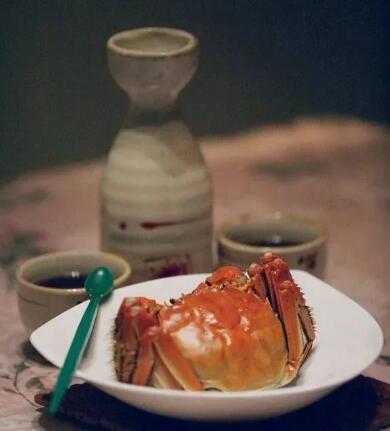 吃大閘蟹喝什么酒最好
