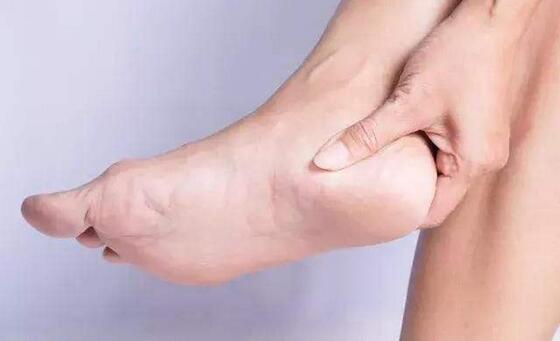月子病腳后跟疼怎么辦