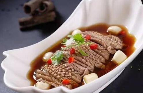 哺乳期豬腰子的做法：杜仲腰花