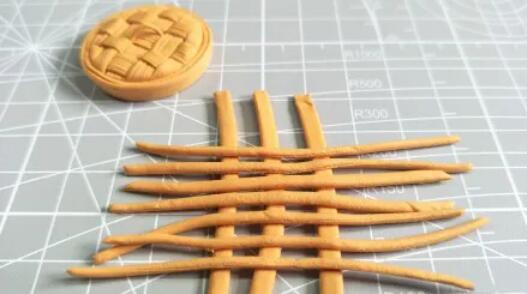 手工粘土作品教程：可愛(ài)的小籠包