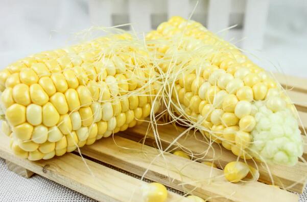 如何緩解眼睛疲勞？補(bǔ)充葉黃素該吃些什么？
