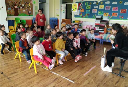 幼兒園小班社會教案《分享的快樂》