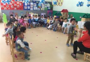 幼兒園大班《悄悄話(huà)》語(yǔ)言教案