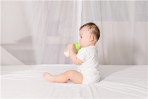六個(gè)月寶寶會(huì)什么技能