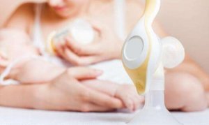 寶寶不吃母乳、抗拒奶瓶？原因?qū)Σ叨荚谶@了