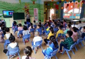 幼兒園大班《菲菲生氣了》語言教案