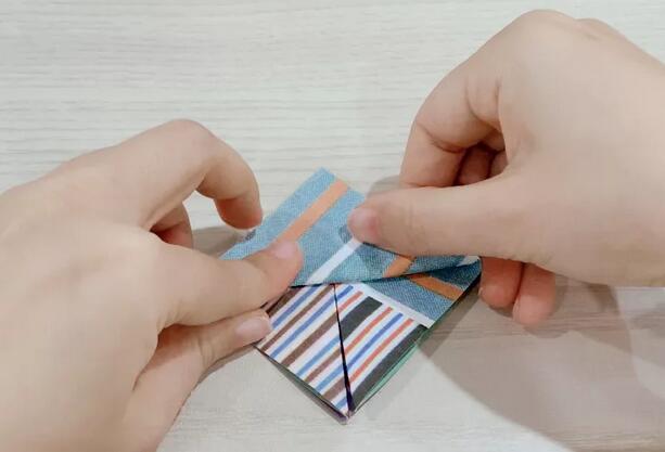 卡紙禮物盒子的折法