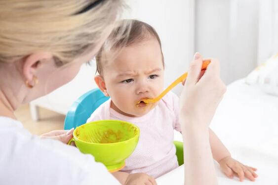 寶寶不愛(ài)吃飯?jiān)趺崔k？培養(yǎng)寶寶的自主進(jìn)食能力