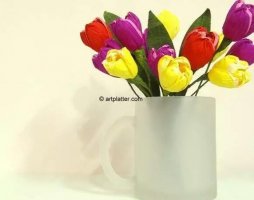 皺紋紙郁金香花的折法