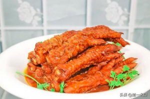 虎皮鳳爪的做法，個個起皮酥爛脫骨