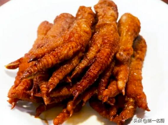 虎皮鳳爪的做法，個個起皮酥爛脫骨