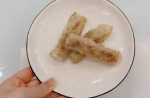 教你用餃子皮做迷你炸春卷的做法