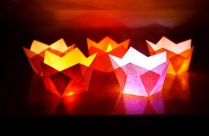 卡紙蓮花小夜燈手工制作