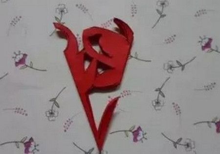 簡(jiǎn)單窗花剪紙步驟圖解