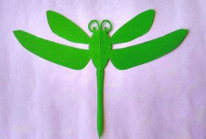 剪紙蜻蜓的步驟圖解