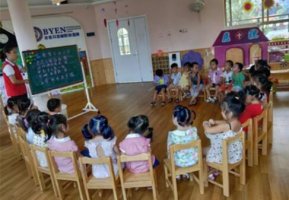 幼兒園大班《祖國的標(biāo)志》社會教案