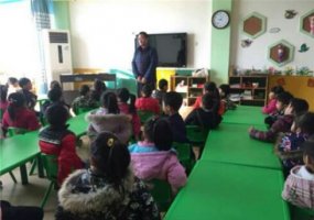 幼兒園中班《各種各樣的鳥(niǎo)》科學(xué)教案