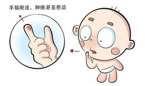 嬰兒吃手怎么辦？要不要阻止？