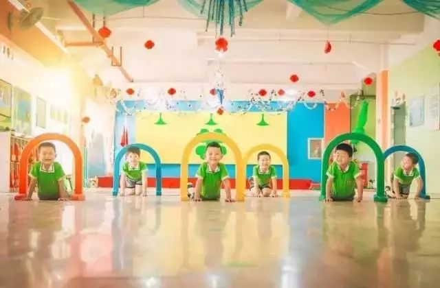 2021年幼兒園創(chuàng)意畢業(yè)照這樣拍
