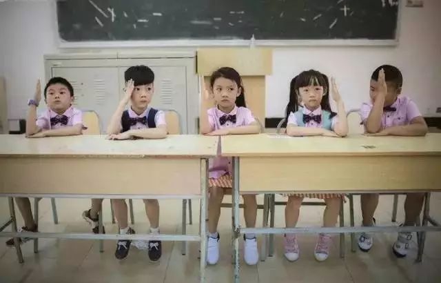 2021年幼兒園創(chuàng)意畢業(yè)照這樣拍