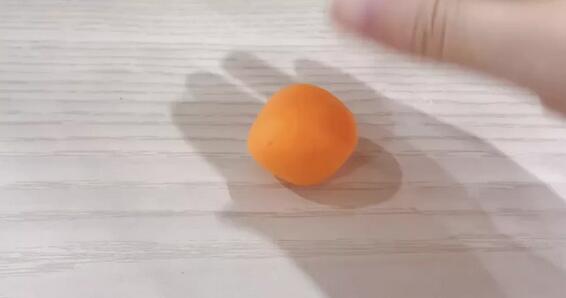 超輕粘土教程做一根逼真的胡蘿卜