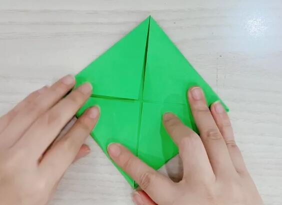 會(huì)說話的紙青蛙的折法