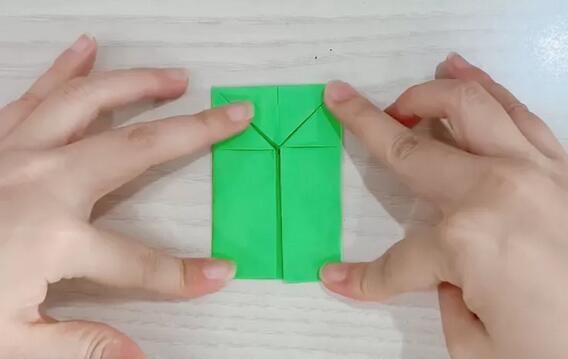 會(huì)說話的紙青蛙的折法