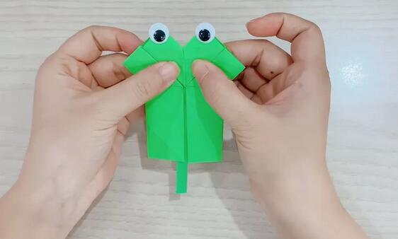 會(huì)說話的紙青蛙的折法