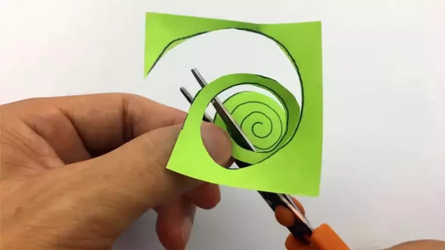 科學小實驗手工制作《轉(zhuǎn)動的紙片》