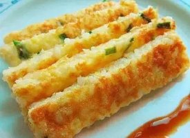 剩米飯做成這款米老頭，比炒米飯好吃