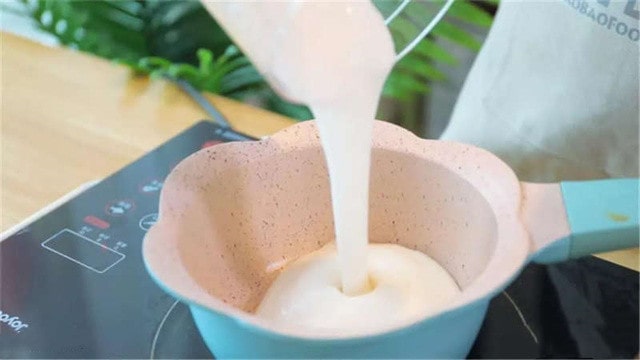 藕粉雪梨銀耳羹的做法 八個(gè)月寶寶輔食食譜