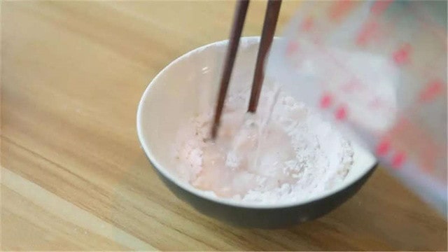 藕粉雪梨銀耳羹的做法 八個(gè)月寶寶輔食食譜
