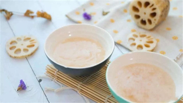 藕粉雪梨銀耳羹的做法 八個(gè)月寶寶輔食食譜