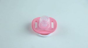 嬰兒安撫奶嘴什么時候戒除？