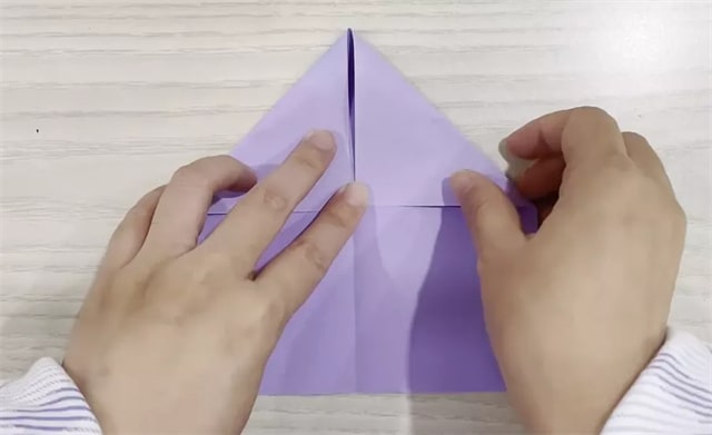 卡紙七彩飛鏢的折法怎么折簡(jiǎn)單