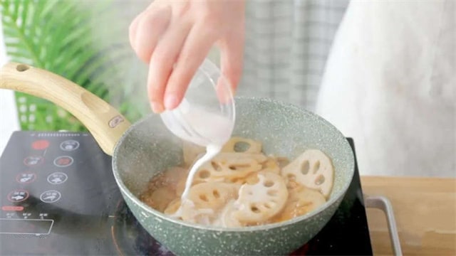 糖醋藕片的做法 3歲寶寶食譜