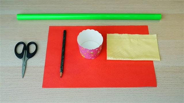 靜電小實驗手工制作：閃閃的紅星