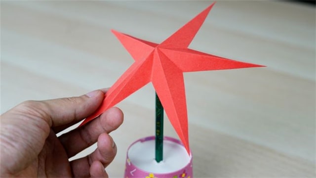 靜電小實驗手工制作：閃閃的紅星